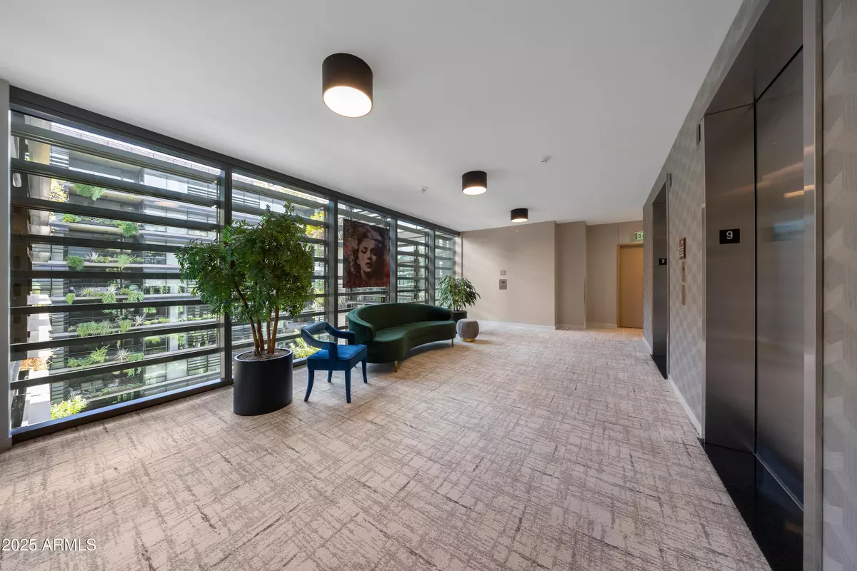 Scottsdale, AZ 85254,7120 E KIERLAND Boulevard #913