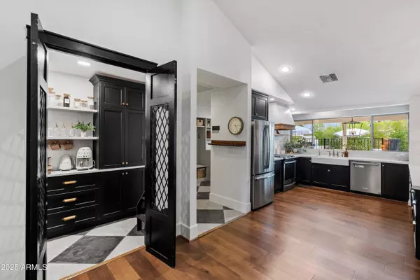 Scottsdale, AZ 85254,5430 E WINDROSE Drive