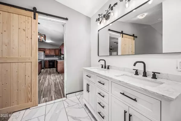 11121 E CAMINO Circle, Mesa, AZ 85207