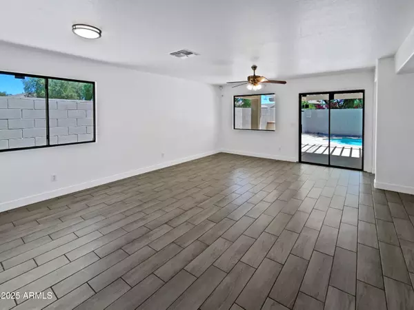 San Tan Valley, AZ 85143,323 E SENNA Way