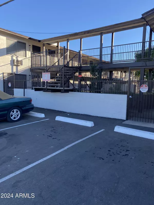 Phoenix, AZ 85029,1945 W SWEETWATER Avenue #1004