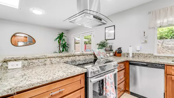 Phoenix, AZ 85014,6521 N LA PALOMA ESTE --