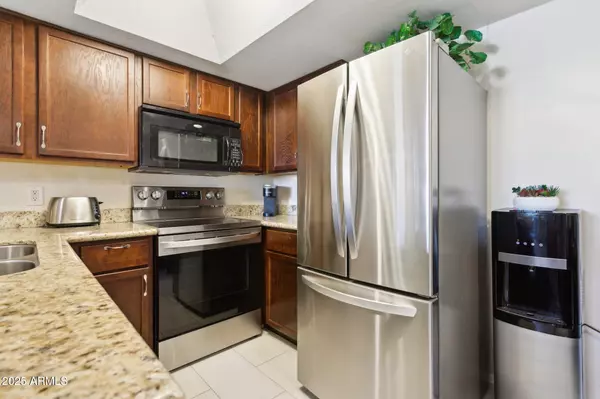 Phoenix, AZ 85022,1720 E THUNDERBIRD Road #2090