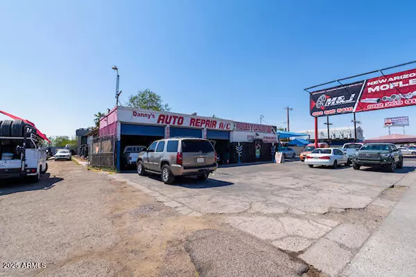 Phoenix, AZ 85009,2735 W Van Buren Street