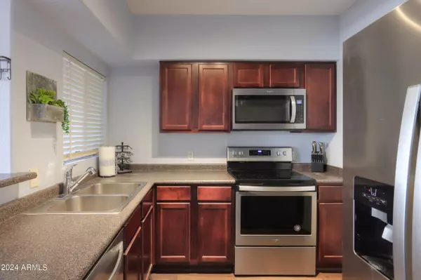 Scottsdale, AZ 85260,15095 N THOMPSON PEAK Parkway #2115