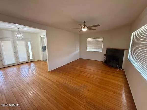 Phoenix, AZ 85008,5109 E OAK Street