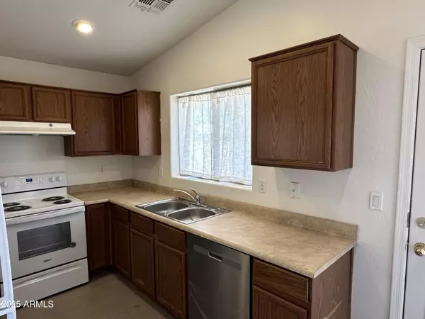 Phoenix, AZ 85041,1832 W LYDIA Lane