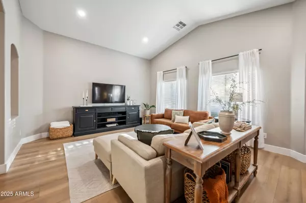 San Tan Valley, AZ 85144,32764 N CAT HILLS Avenue