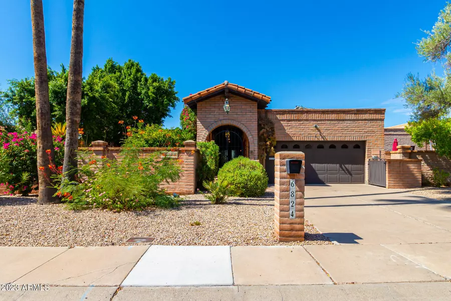 6824 N 17TH Place, Phoenix, AZ 85016