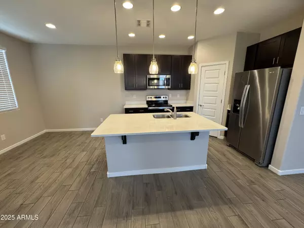 Tempe, AZ 85283,6126 S ROOSEVELT Street