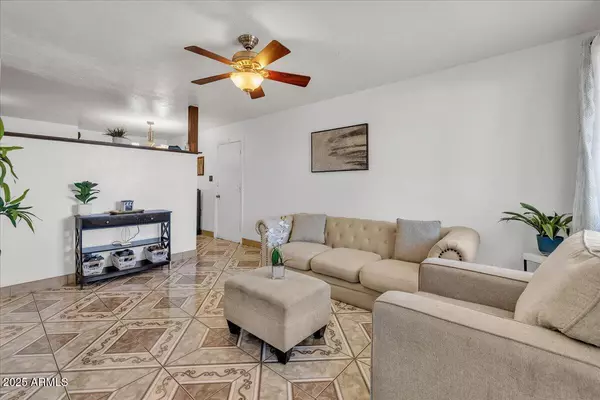 Phoenix, AZ 85033,6516 W CHEERY LYNN Road