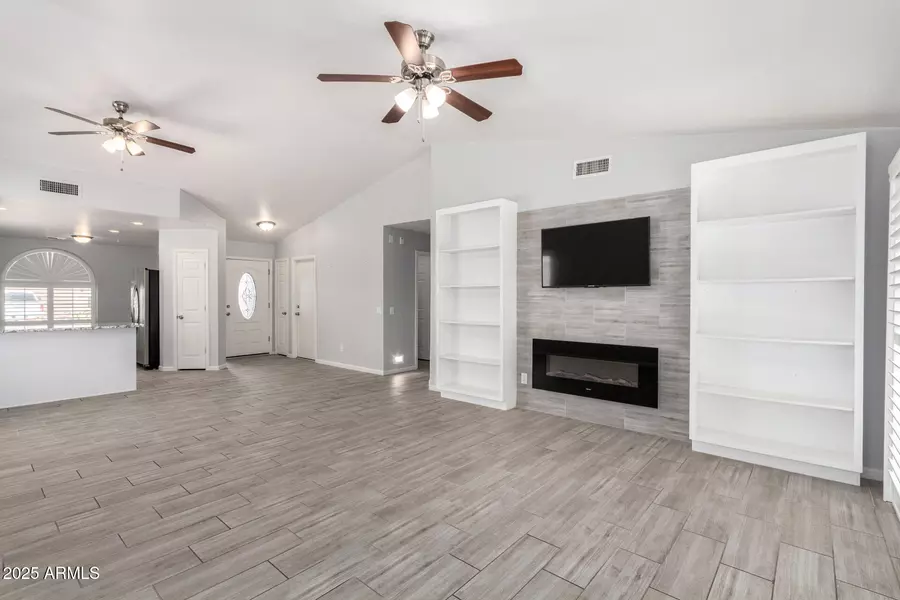 25621 S FLAME TREE Drive, Sun Lakes, AZ 85248