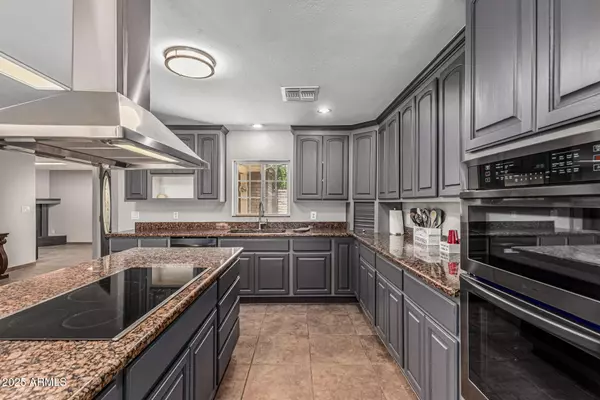 Chandler, AZ 85225,110 N Velero Street