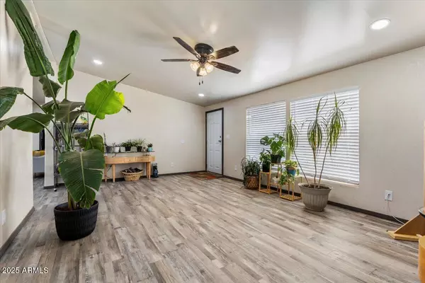 Taylor, AZ 85939,936 W PAPERMILL Road