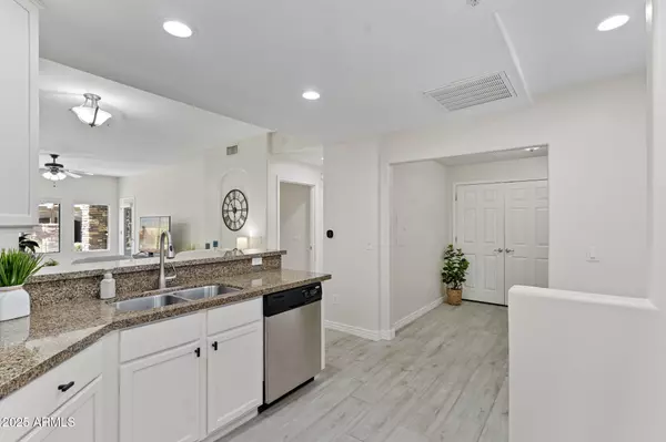 Phoenix, AZ 85054,5350 E Deer Valley Drive #1276