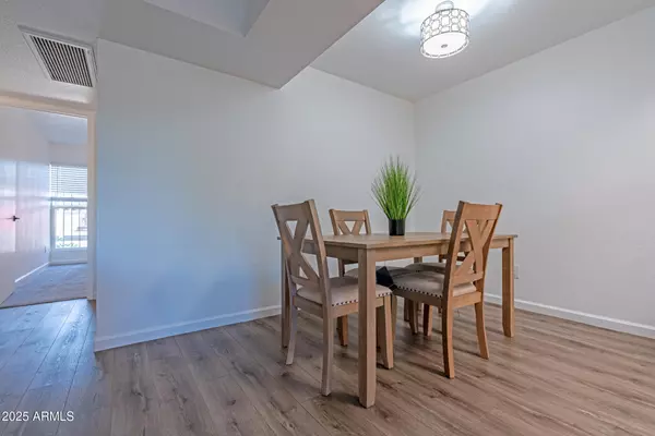 Glendale, AZ 85301,6044 W AUGUSTA Avenue