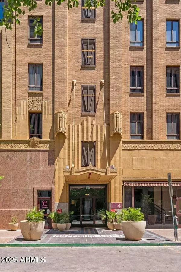 Phoenix, AZ 85003,114 W ADAMS Street #910