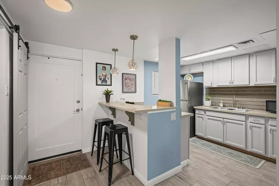 6125 E INDIAN SCHOOL Road #207, Scottsdale, AZ 85251