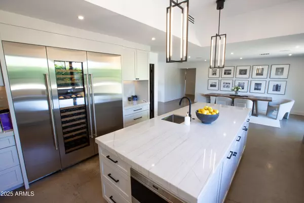Scottsdale, AZ 85258,8107 E DEL CAVERNA Drive