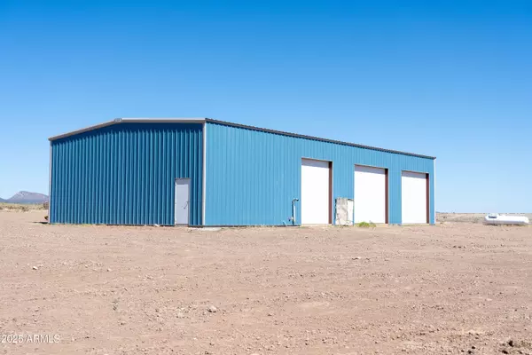 Wikieup, AZ 85360,19965 E Stargazer Drive