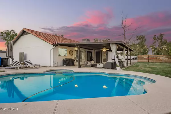 339 E GLENCOVE Street, Mesa, AZ 85201