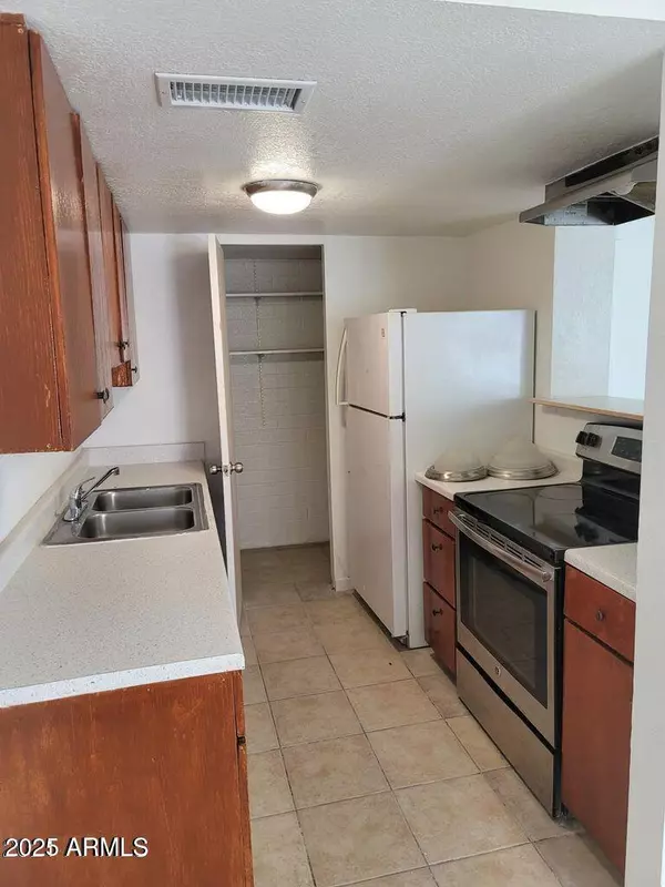 Phoenix, AZ 85043,5415 W LYNWOOD Street