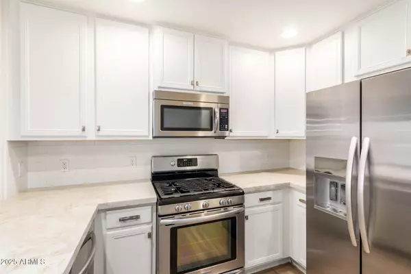 Phoenix, AZ 85054,5450 E DEER VALLEY Drive #1211