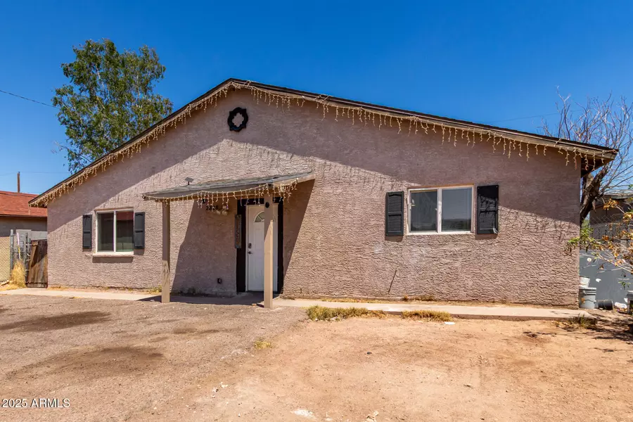 2828 E CHIPMAN Road, Phoenix, AZ 85040