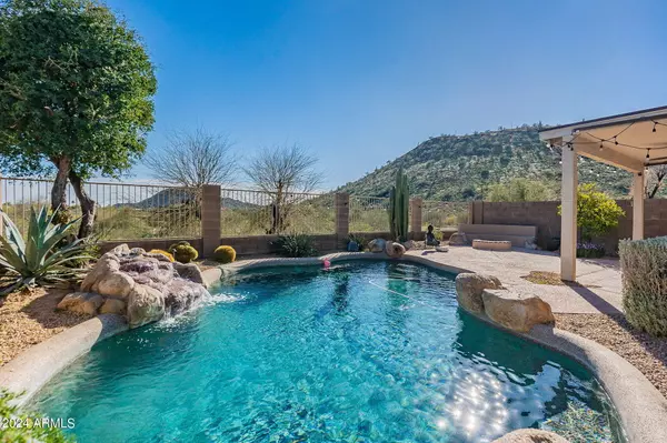 2017 E CREEDANCE Boulevard, Phoenix, AZ 85024