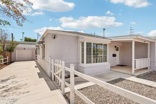 Phoenix, AZ 85012,511 E CHEERY LYNN Road
