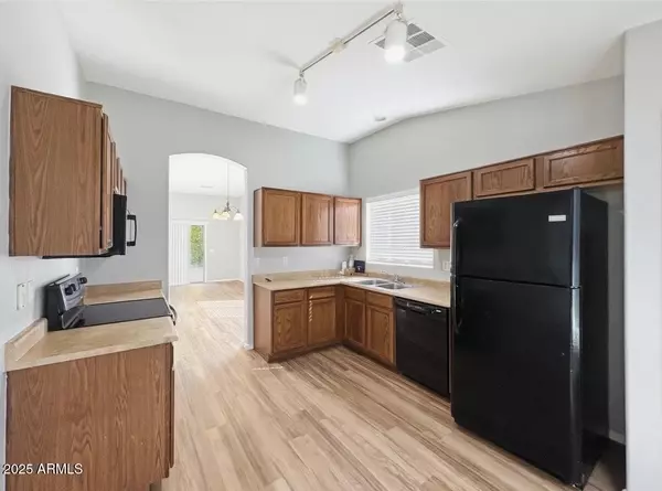 Tolleson, AZ 85353,9916 W SOUTHGATE Avenue