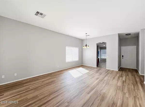 Tolleson, AZ 85353,9916 W SOUTHGATE Avenue