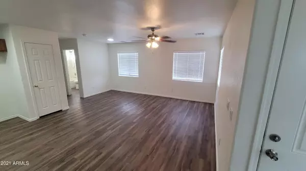 Phoenix, AZ 85021,2205 W MORTEN Avenue #1