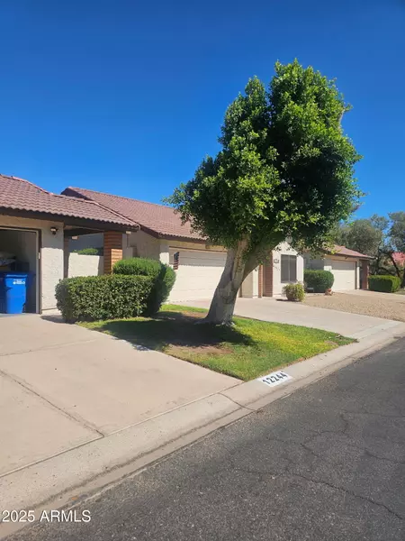 12244 S CHIPPEWA Drive, Phoenix, AZ 85044