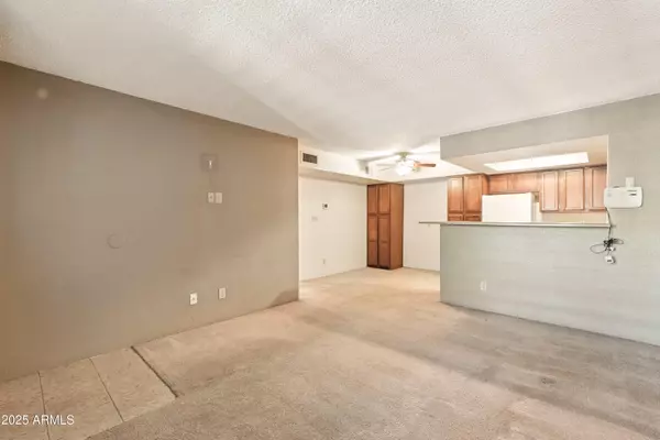 Phoenix, AZ 85053,3601 W Tierra Buena Lane #112