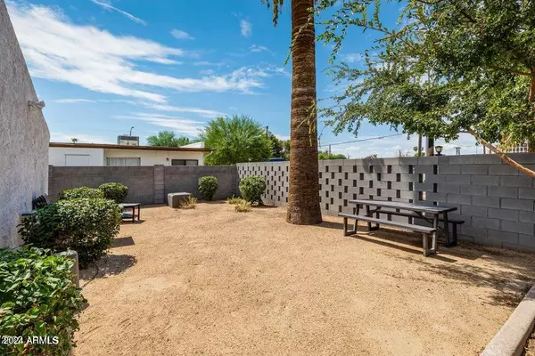 Phoenix, AZ 85016,4229 N 17TH Street