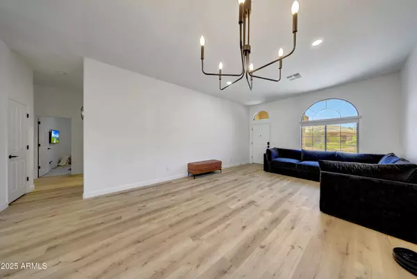 Phoenix, AZ 85050,4628 E PASO Trail