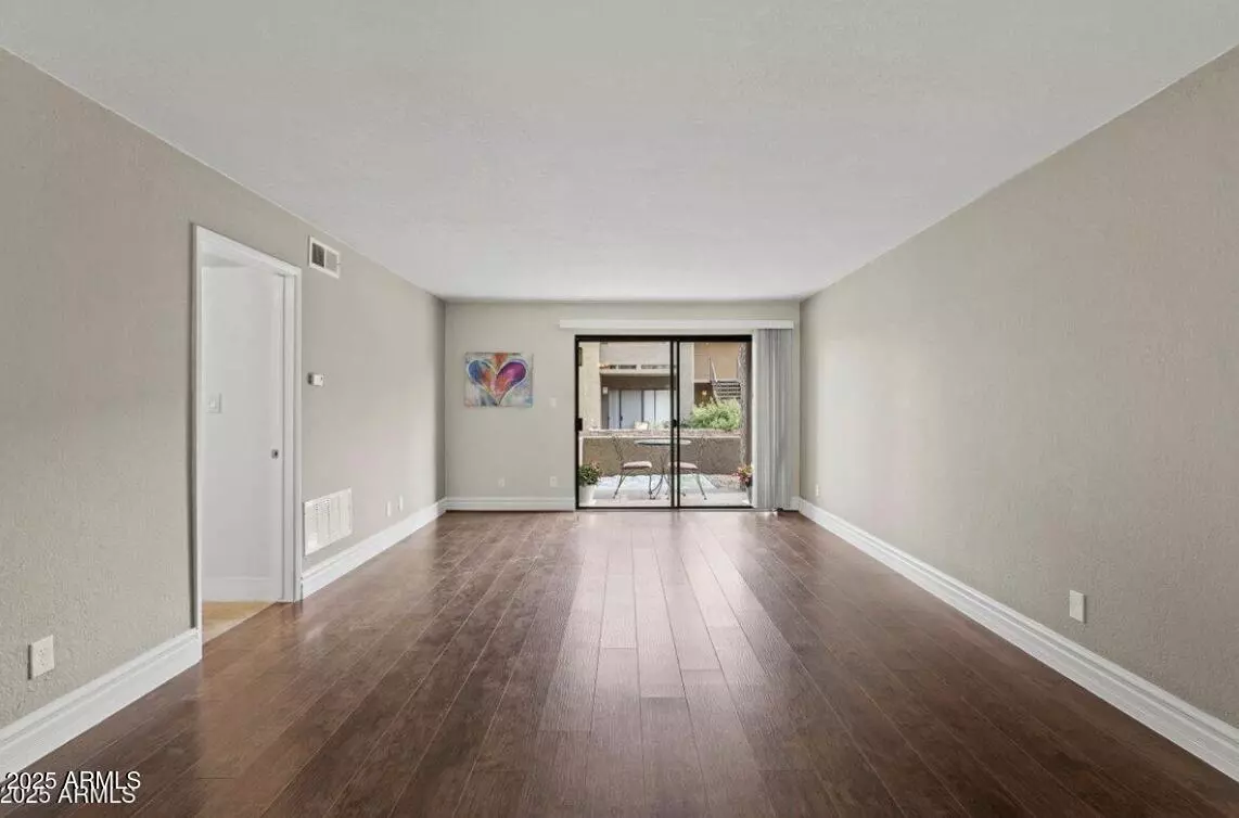 Phoenix, AZ 85018,3825 E Camelback Road #117