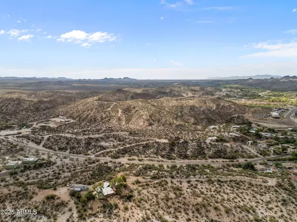 Wickenburg, AZ 85390,586 CONSTELLATION Road #-