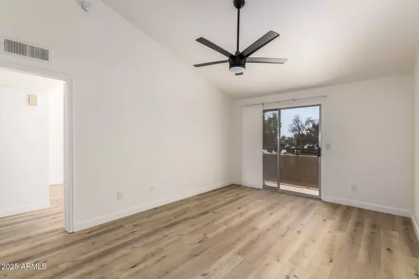 Phoenix, AZ 85044,10610 S 48TH Street #2001