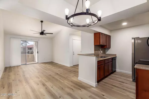 Phoenix, AZ 85044,10610 S 48TH Street #2001