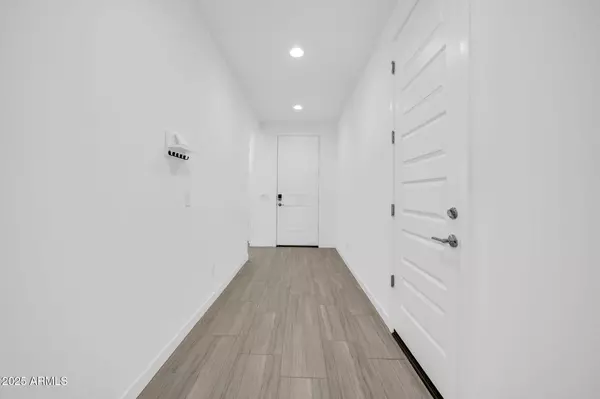 Phoenix, AZ 85085,2033 W BURNSIDE Trail