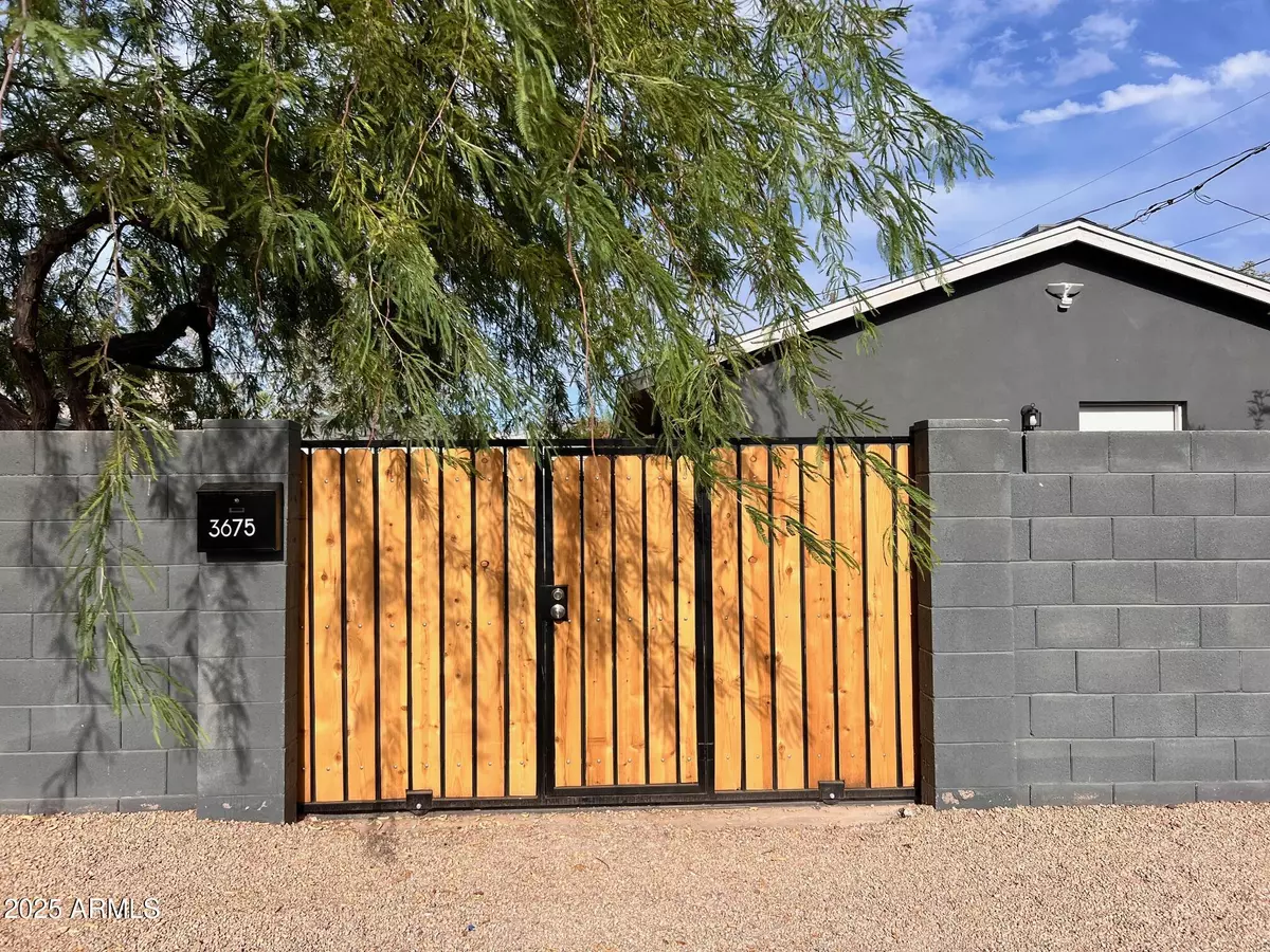Phoenix, AZ 85012,3675 N 3rd Street