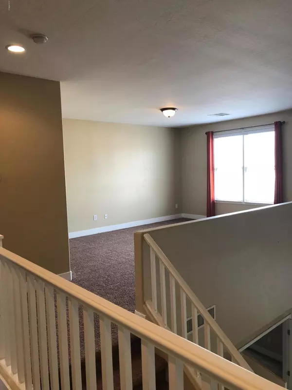 Phoenix, AZ 85041,4014 W SAINT ANNE Avenue