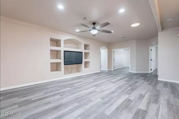 Apache Junction, AZ 85119,3301 S GOLDFIELD Road #4093