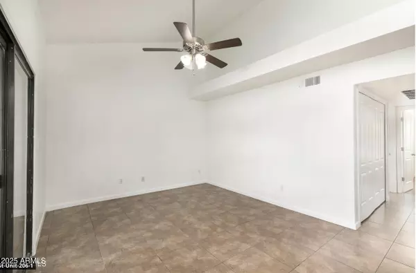 Phoenix, AZ 85008,1241 N 48TH Street #206