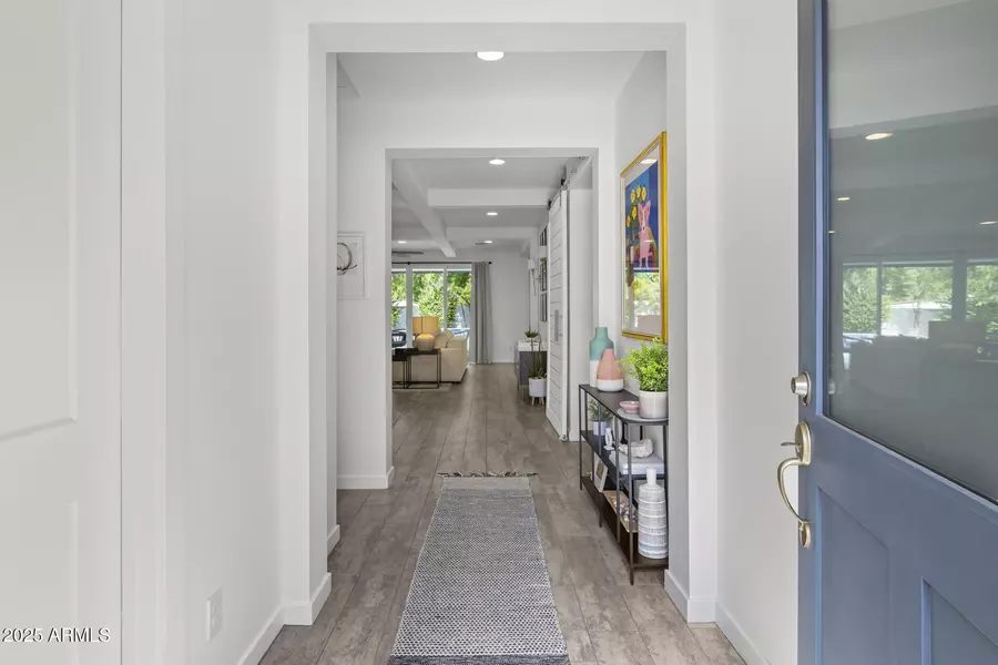 4208 E AVALON Drive, Phoenix, AZ 85018