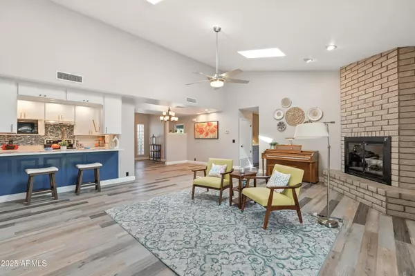 Scottsdale, AZ 85251,8555 E TURNEY Avenue