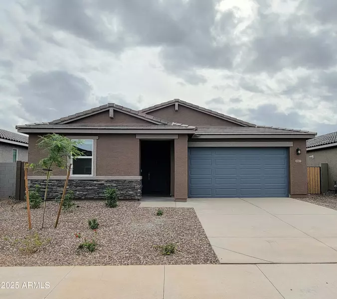 2607 E Grenache Road, San Tan Valley, AZ 85143
