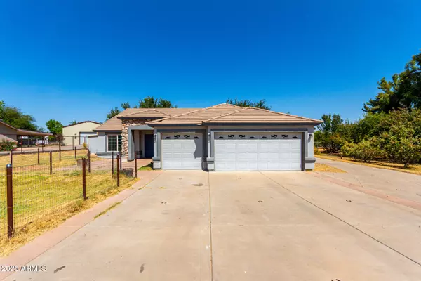 7517 N PERRYVILLE Road, Waddell, AZ 85355